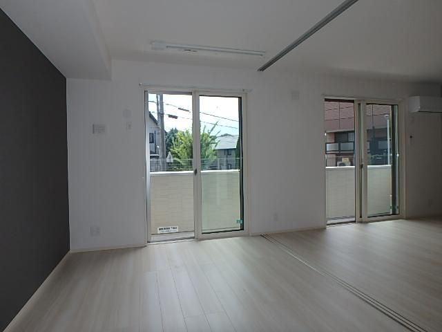 �y�����E���r���O�z�@