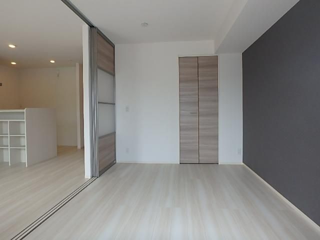 �y�����E���r���O�z�@