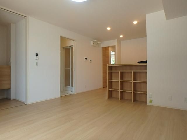 �y���ԁE���r���O�z�@