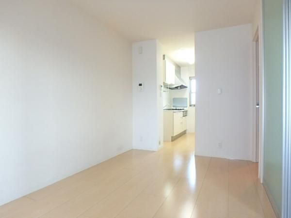 �y���ԁE���r���O�z�@���t���[�����O�d�l���Y��ł���