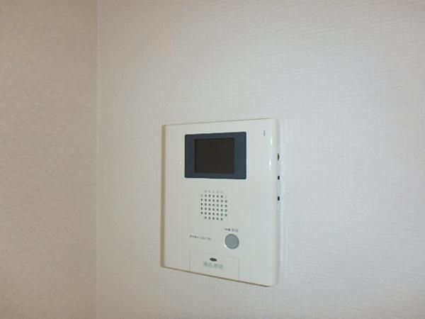 �y�Z�L�����e�B�z�@