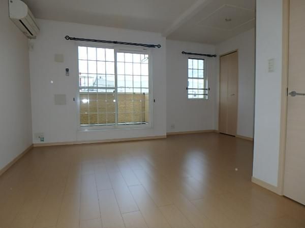 �y�����E���r���O�z�@