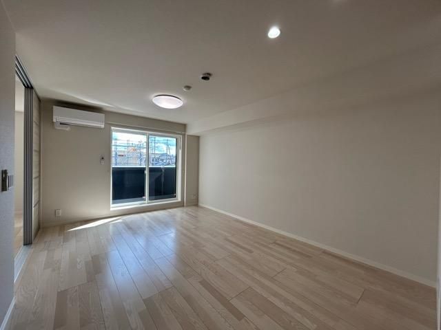 �y�����E���r���O�z�@