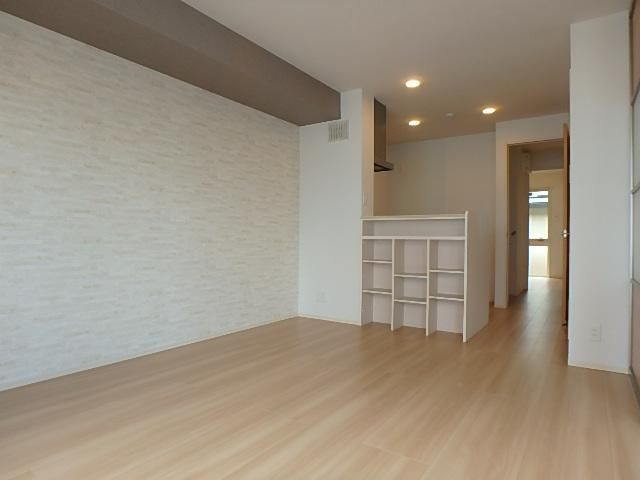 �y�����E���r���O�z�@