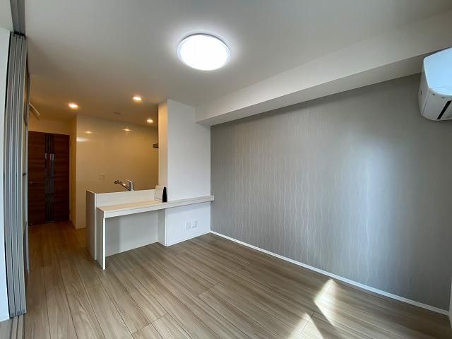 �y�����E���r���O�z�@