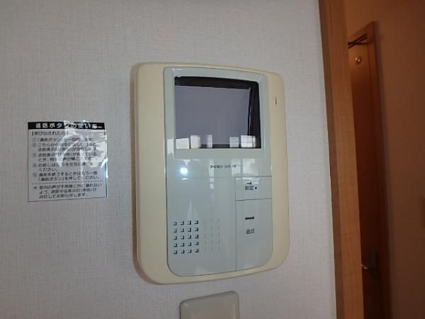 �y�Z�L�����e�B�z�@