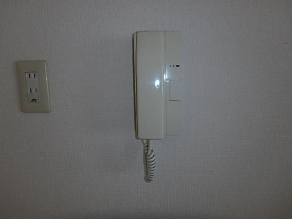 �y�Z�L�����e�B�z�@