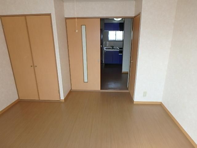 y̑EXy[Xz@