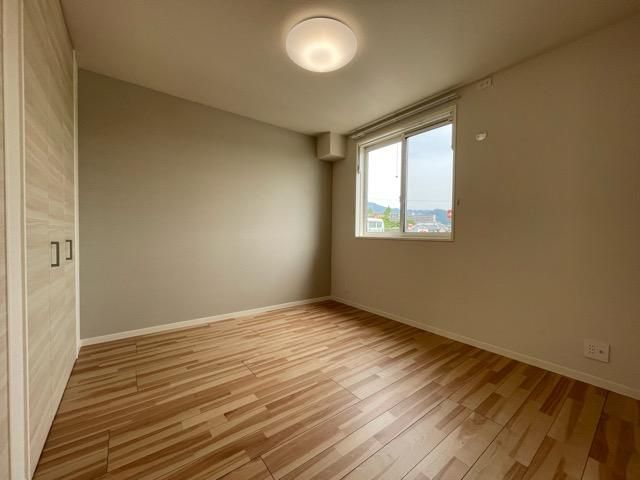 �y�����E���r���O�z�@