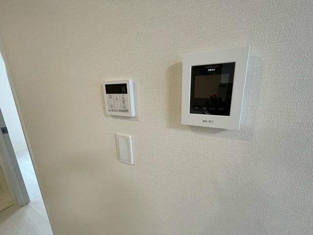 �y�Z�L�����e�B�z�@