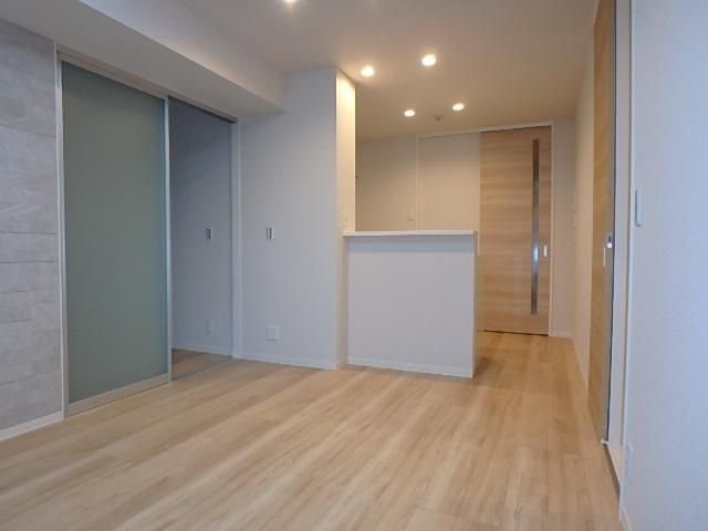 �y�����E���r���O�z�@