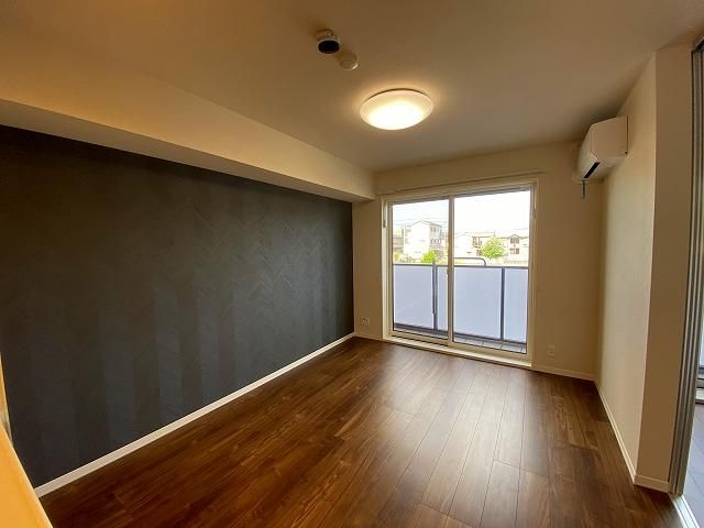 �y�����E���r���O�z�@