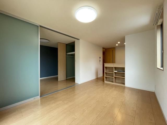 �y���ԁE���r���O�z�@���Ζʎ��L�b�`���̃��r���O��