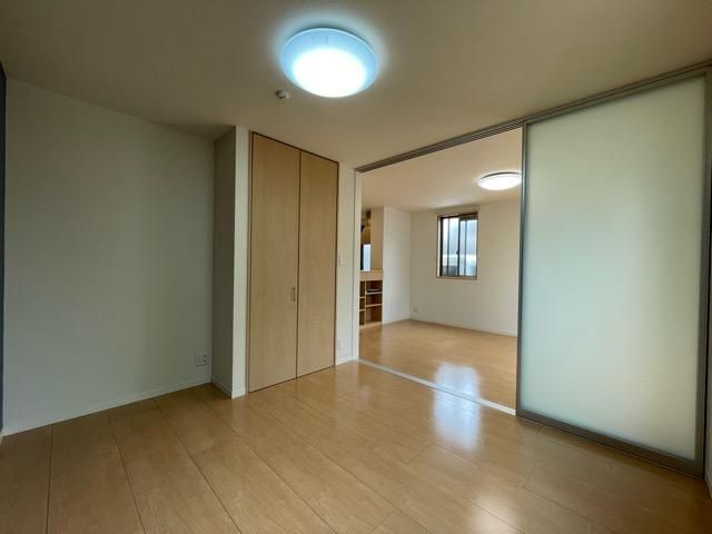 �y�����E���r���O�z�@