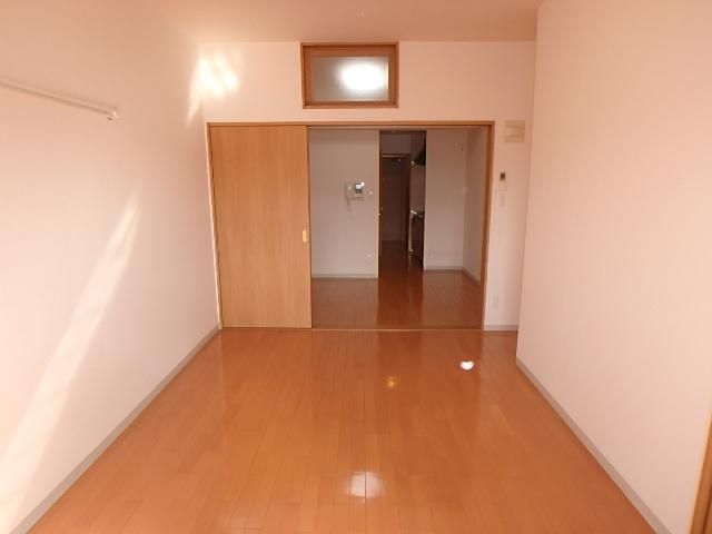 �y�����E���r���O�z�@