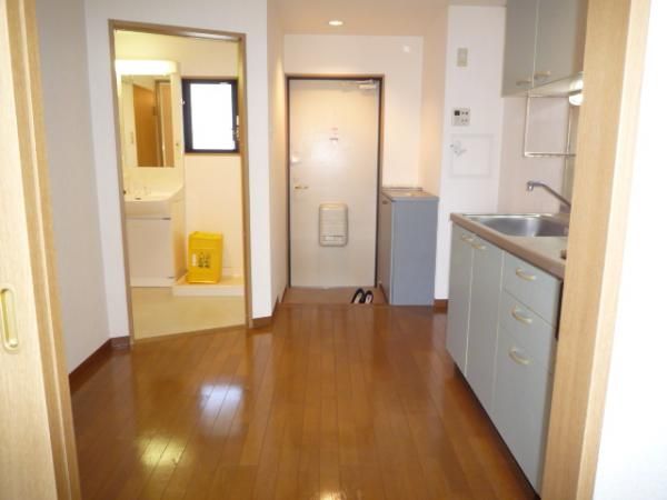 �y�����E���r���O�z�@