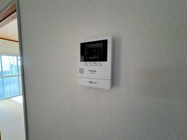 �y�Z�L�����e�B�z�@