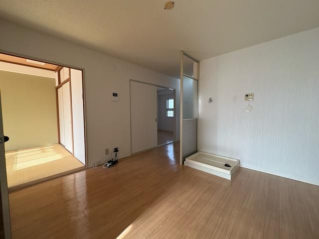 �y�����E���r���O�z�@