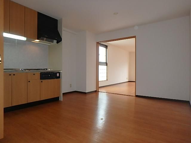 �y���ԁE���r���O�z�@