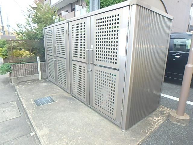 �y�G���g�����X�z�@