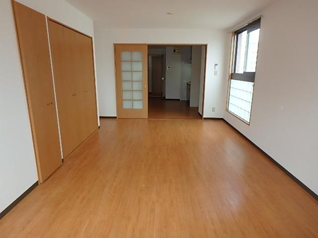 �y�����E���r���O�z�@