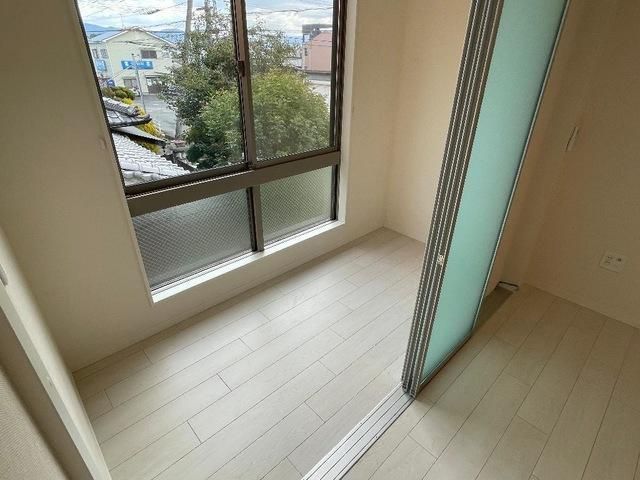 �y�o���R�j�[�z�@���C���i�[�e���X��