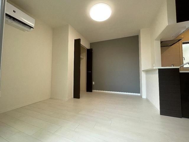 �y�����E���r���O�z�@