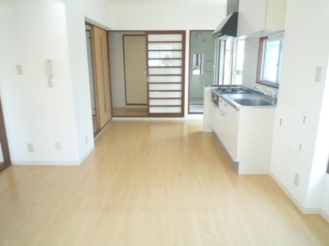 �y���ԁE���r���O�z�@