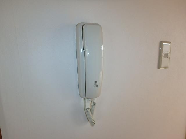 �y�Z�L�����e�B�z�@