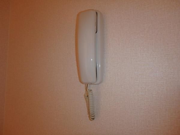 �y�Z�L�����e�B�z�@