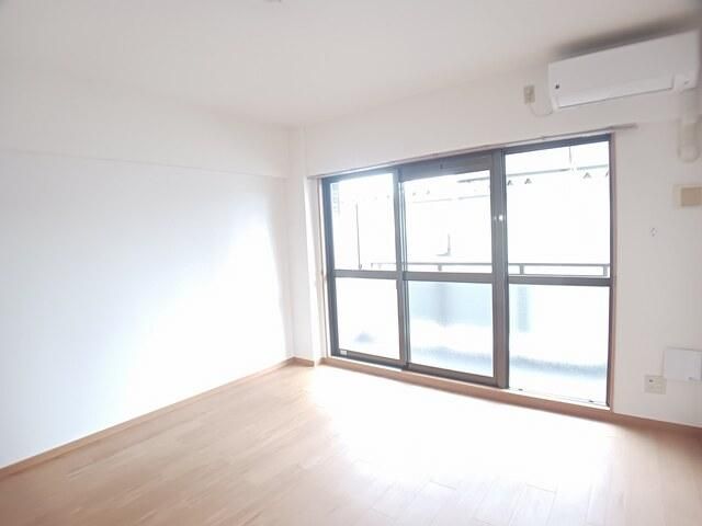 �y���ԁE���r���O�z�@