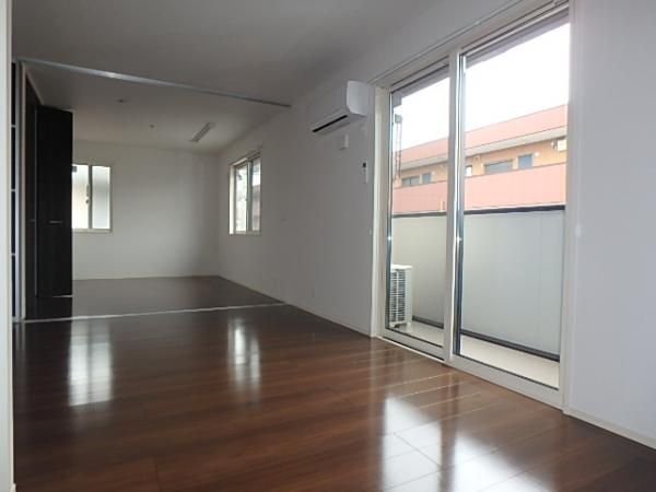 �y�����E���r���O�z�@