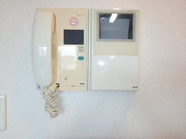 �y�Z�L�����e�B�z�@