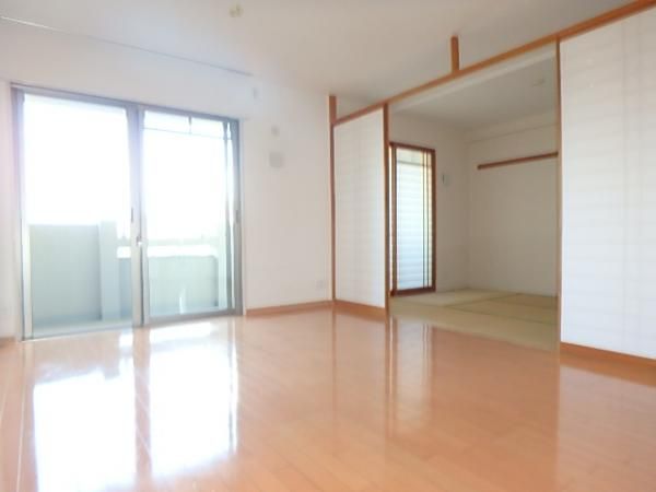 �y�����E���r���O�z�@