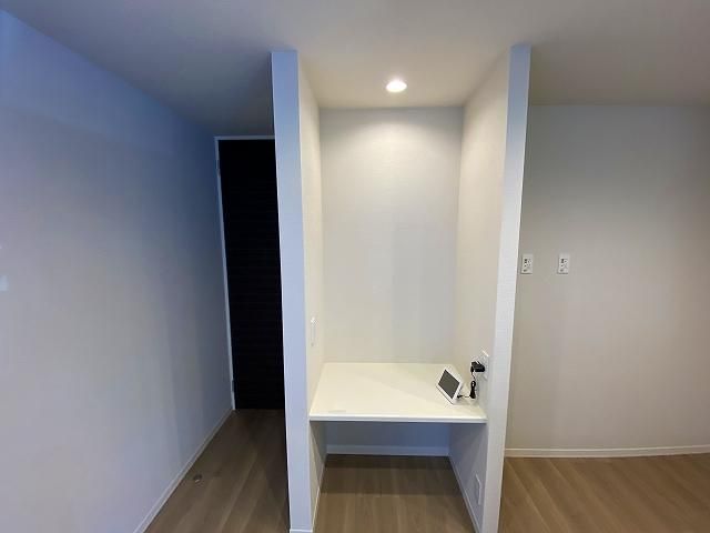 �y�����E���r���O�z�@