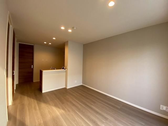 �y���ԁE���r���O�z�@