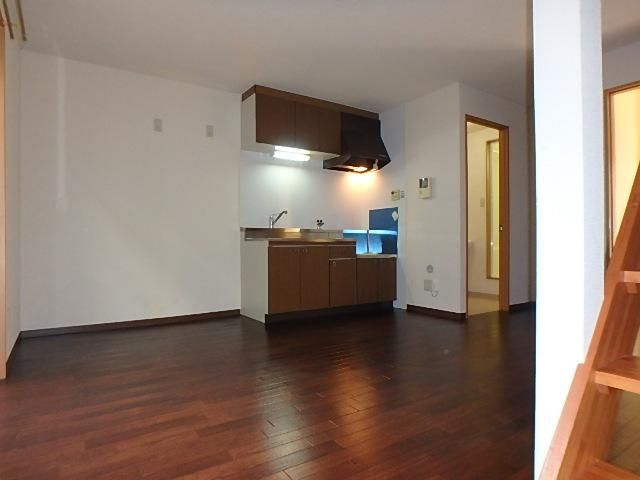 �y���ԁE���r���O�z�@�����]�l�b�g�̋�Ԃ�̊����Ă���������