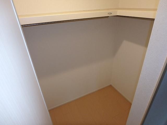 �y���[�z�@���E�H�[�N�C���N���[�[�b�g�Q��