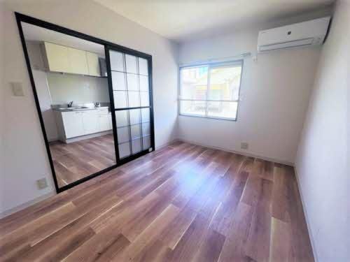 �y���ԁE���r���O�z�@