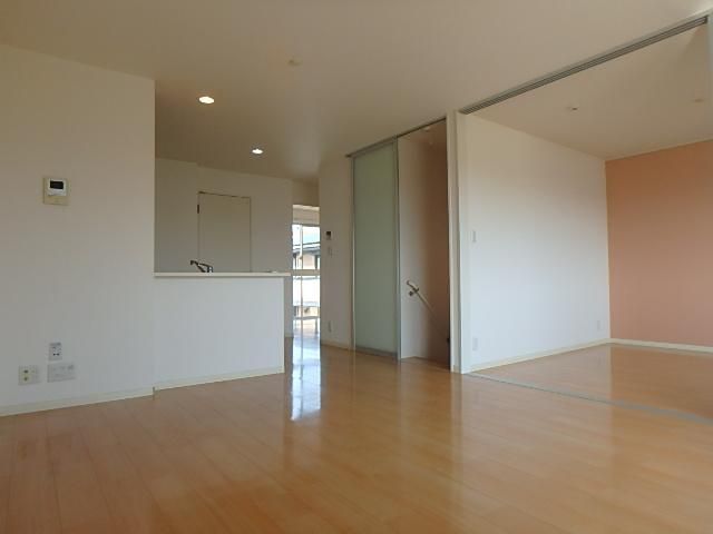 �y���ԁE���r���O�z�@