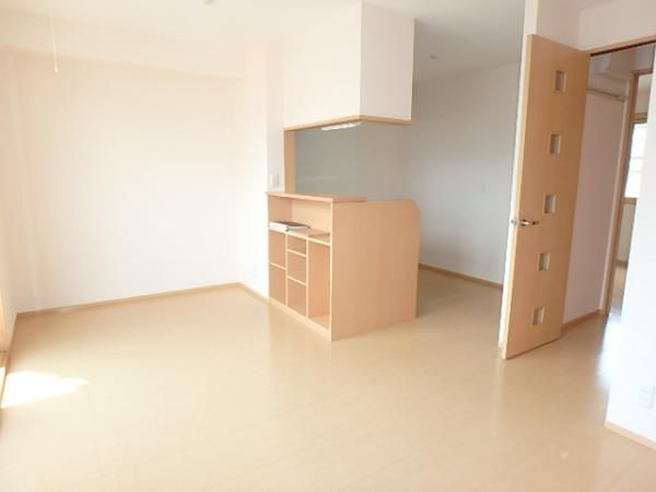 �y���ԁE���r���O�z�@���t���[�����O�d�l���Y��ł���