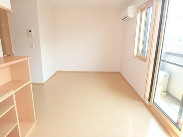 �y�����E���r���O�z�@