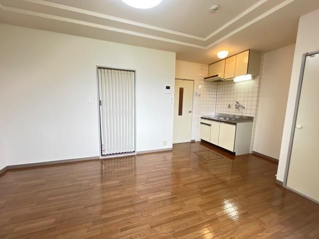 �y�����E���r���O�z�@