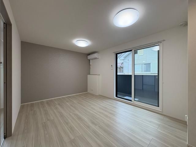 �y�����E���r���O�z�@