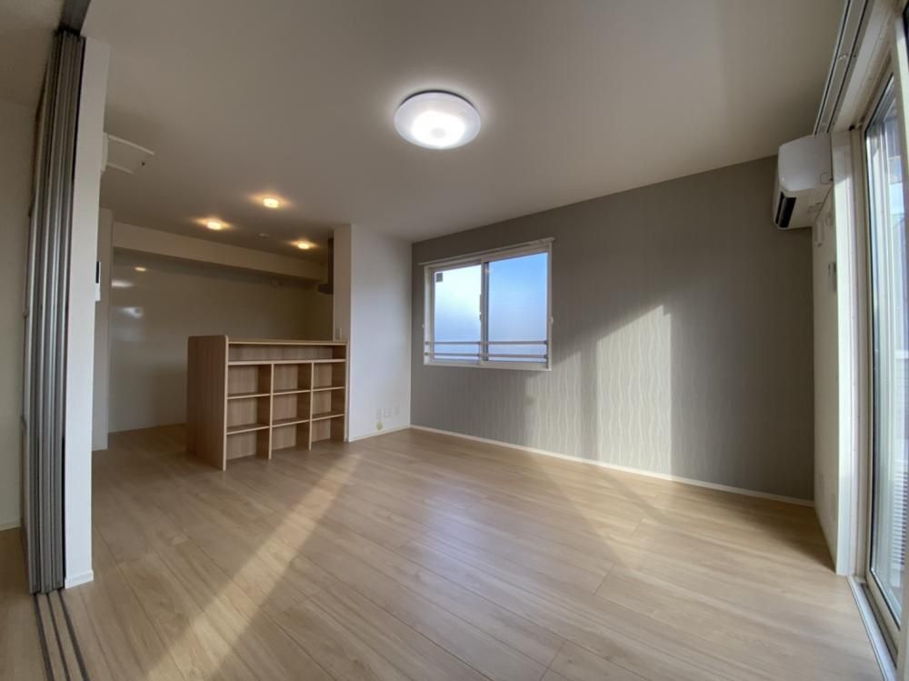 �y�����E���r���O�z�@