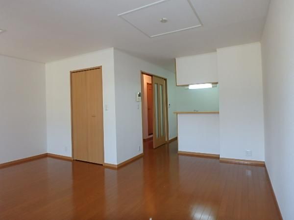 �y���ԁE���r���O�z�@��������̃��r���O�A�J�E���^�[�L�b�`����