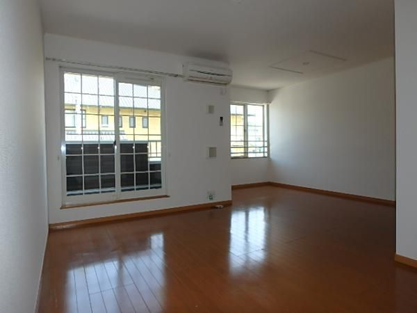 �y�����E���r���O�z�@