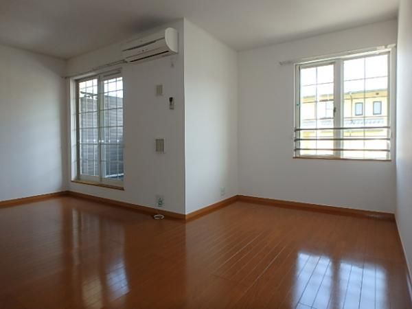 �y�����E���r���O�z�@