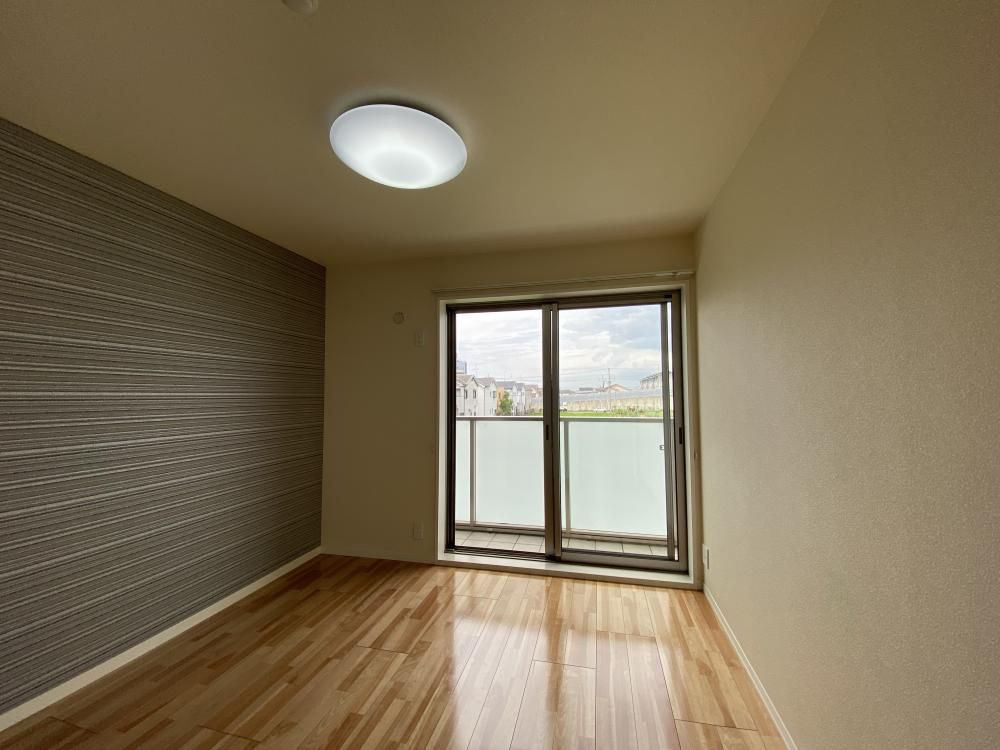 �y�����E���r���O�z�@