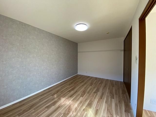 �y�����E���r���O�z�@